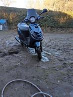 Mooie piaggio zip a klasse, Fietsen en Brommers, Ophalen, Gebruikt, Zip, Klasse A (25 km/u)