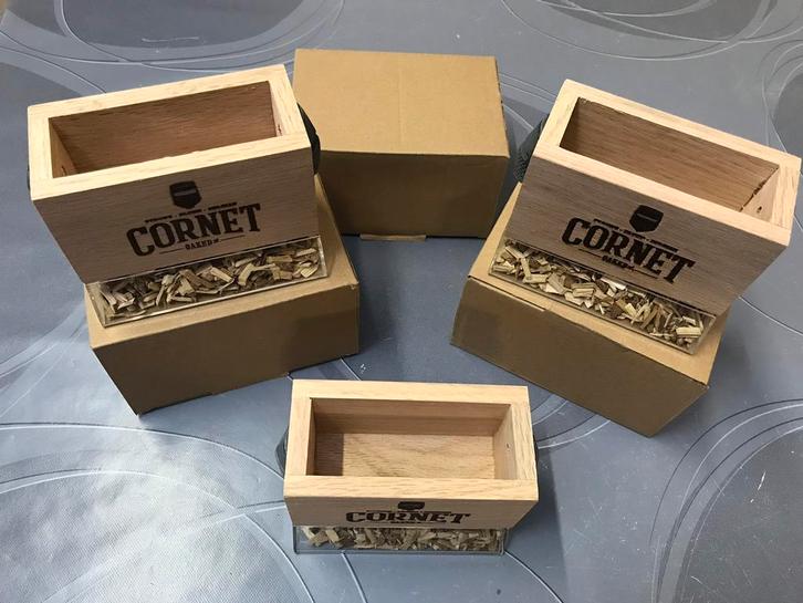 Porte-cartes à bière en chêne Cornet, 3 pour 10€, Collections, Marques & Objets publicitaires, Neuf, Autres types, Enlèvement ou Envoi