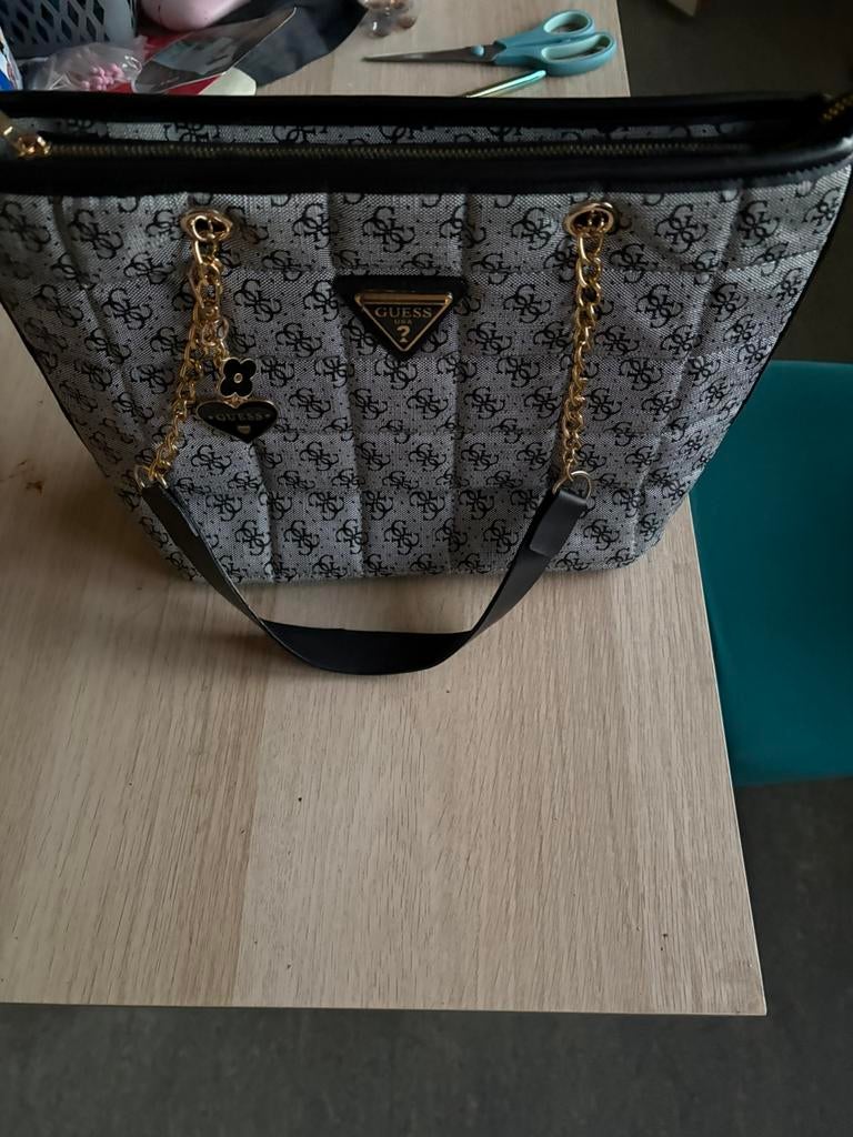 handtas van guess, Ophalen, Zo goed als nieuw, Handtas