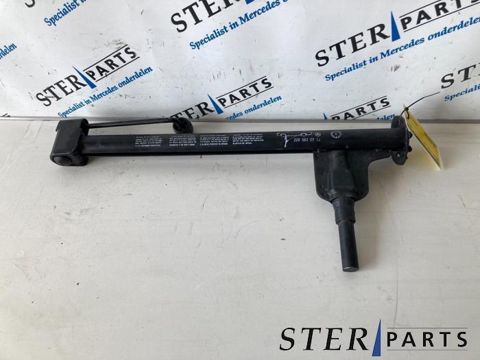 Cric d'un Mercedes S-Klasse, Autos : Pièces & Accessoires, Autres pièces automobiles, Mercedes-Benz, Utilisé, 3 mois de garantie