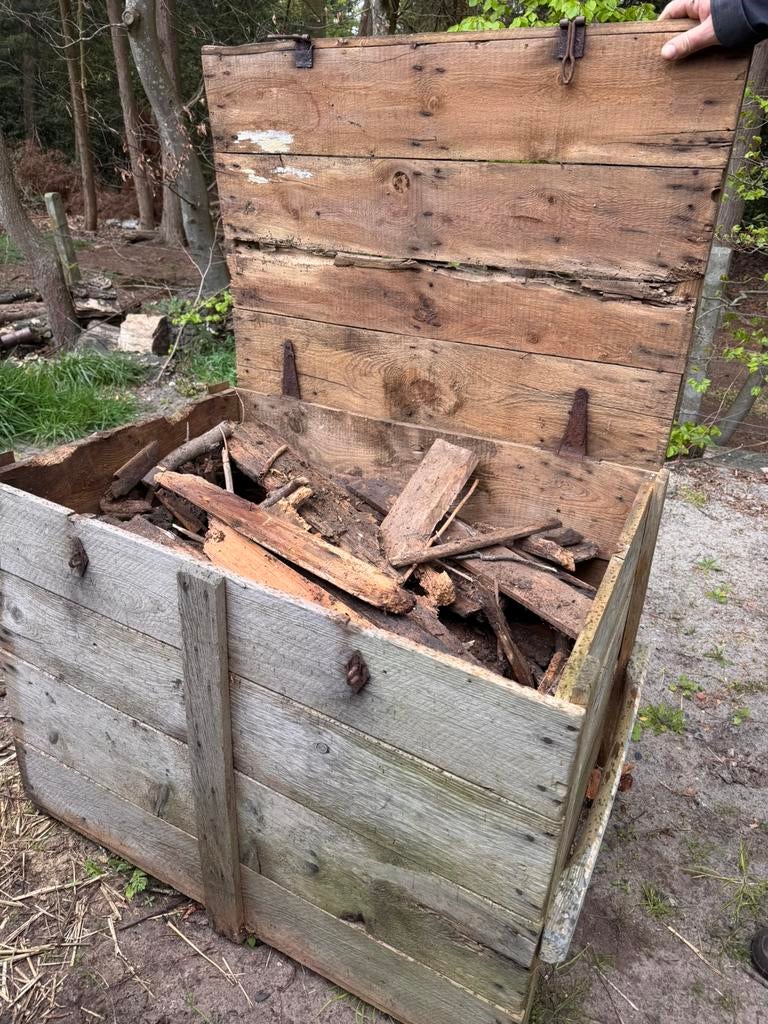 GRATIS: houten kist met droog hout (3 jaar droog), Tuin en Terras, Minder dan 3 m³, Ophalen, Overige houtsoorten, Blokken