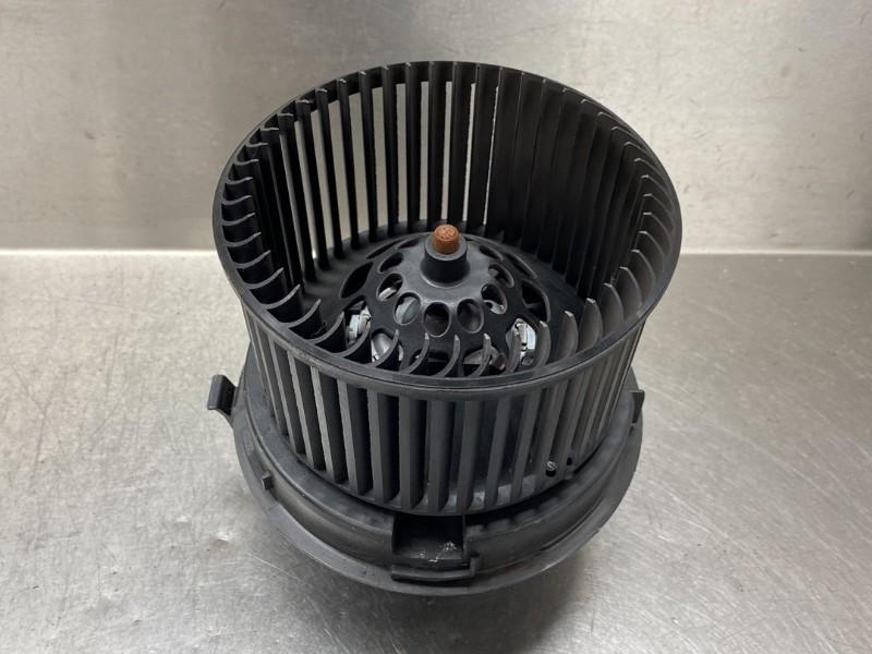 KACHEL VENTILATORMOTOR Toyota Aygo (B40) (|T1024419X|), Auto-onderdelen, Airco en Verwarming, Toyota, Gebruikt