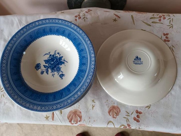 Superbe vaisselle "Churchill", Maison & Meubles, Cuisine | Vaisselle, Comme neuf, Assiettes(s), Autres styles, Porcelaine, Enlèvement