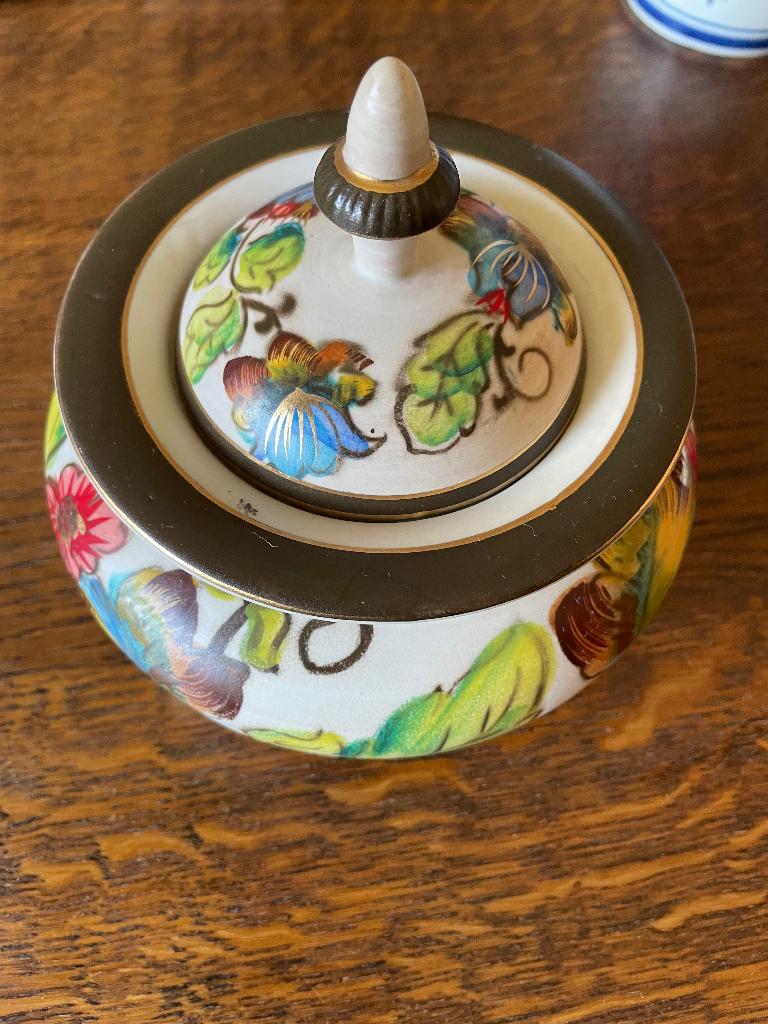 Bobonniere.  H Bequet. Quaregnon, Antiek en Kunst, Antiek | Keramiek en Aardewerk, Ophalen