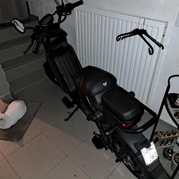 NUI elektrische scooter, Fietsen en Brommers, Snorfietsen en Snorscooters, Ophalen