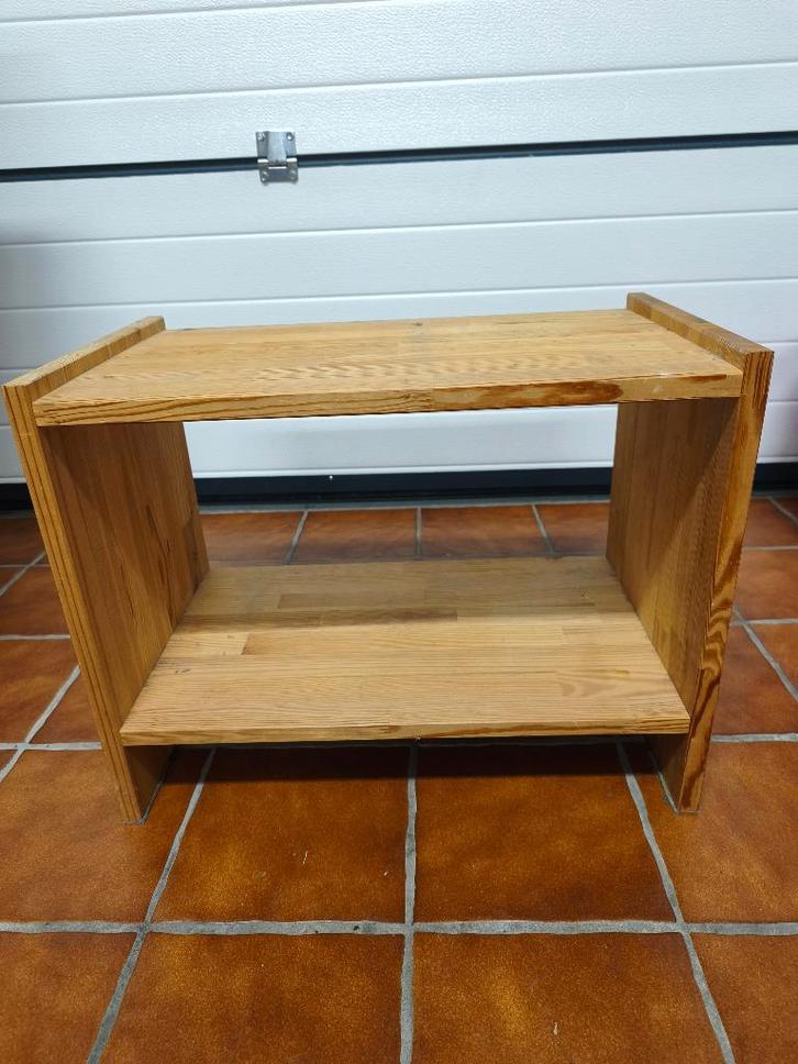 klein grenen bijzettafeltje, massief, Maison & Meubles, Tables | Tables d'appoint, Enlèvement