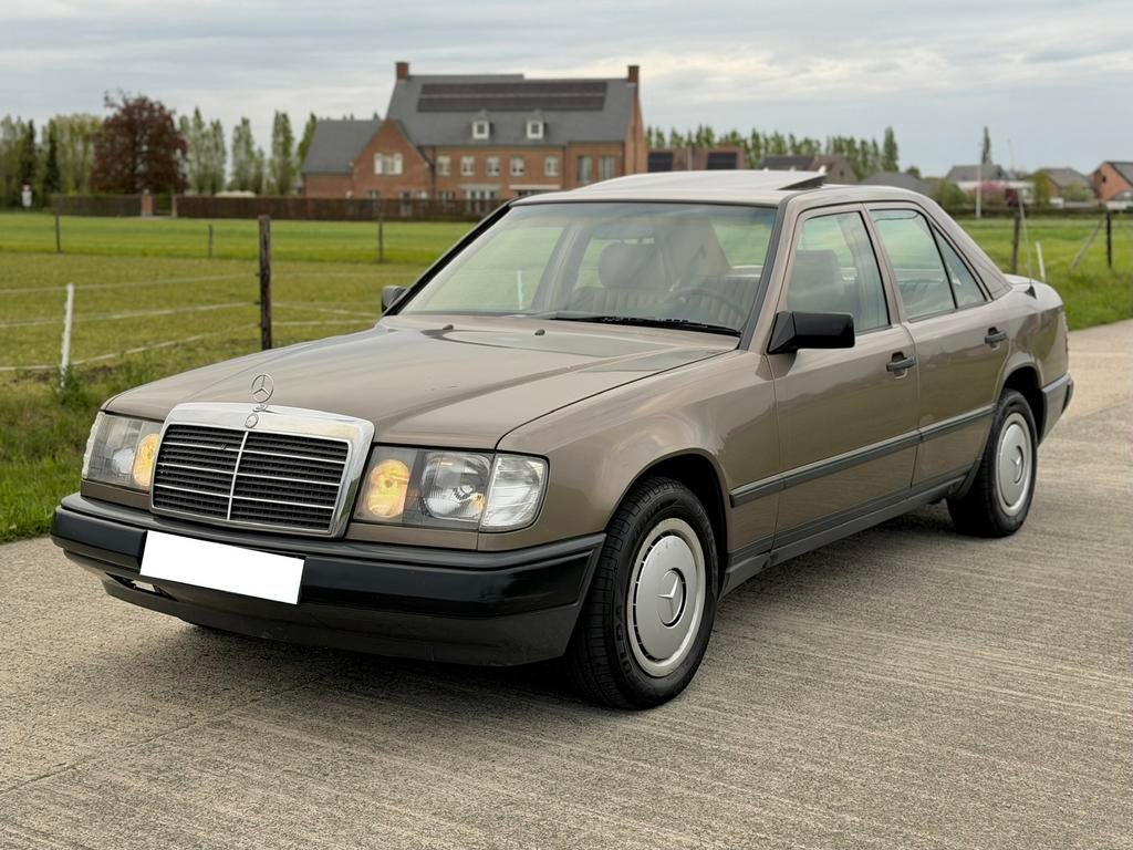 Mercedes-Benz 200E (W124) - 1987 - Automaat Schuifdak Leder, Autos, Mercedes-Benz, Cuir, Achat, Beige, Carnet d'entretien