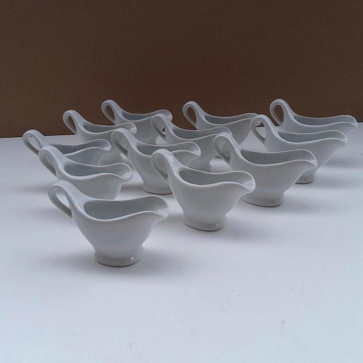 8 mini sauskannetjes ( chocoladesaus, vinaigrette...), Maison & Meubles, Cuisine | Vaisselle, Neuf, Uni, Porcelaine, Enlèvement ou Envoi