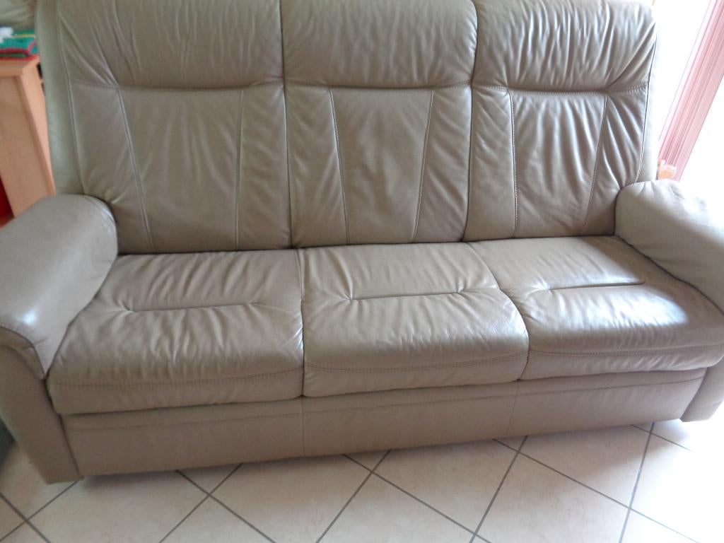 Canapé beige 3 places. GRATUIT, Maison & Meubles, Canapés | Salons, Trois personnes, Banc droit, Synthétique, Enlèvement