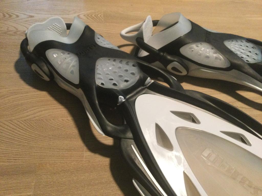 Mares X-Stream Buitenvinnen/Bungee size S - 80€, Sports nautiques & Bateaux, Plongée, Comme neuf, Palmes de natation ou de plongée