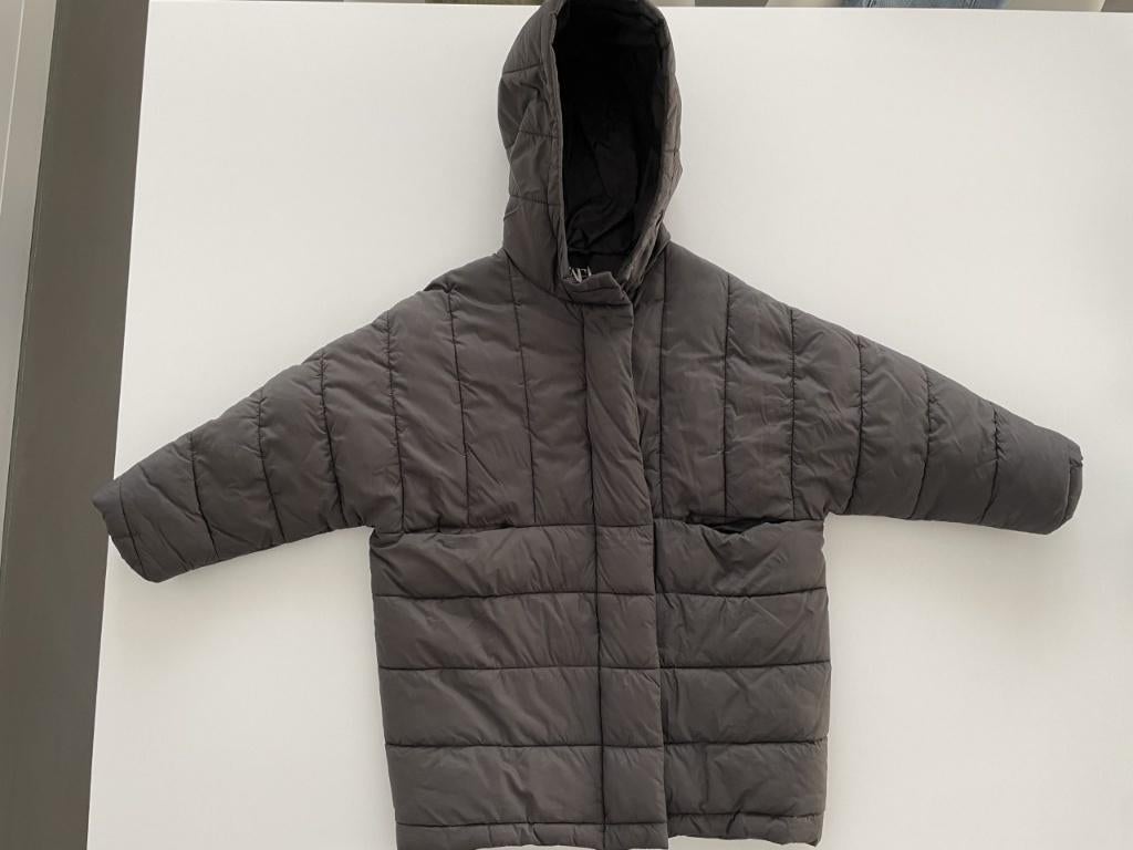 Zwart/donkergrijze donkere jas maat 122, Gebruikt, Meisje, Ophalen of Verzenden, Zara