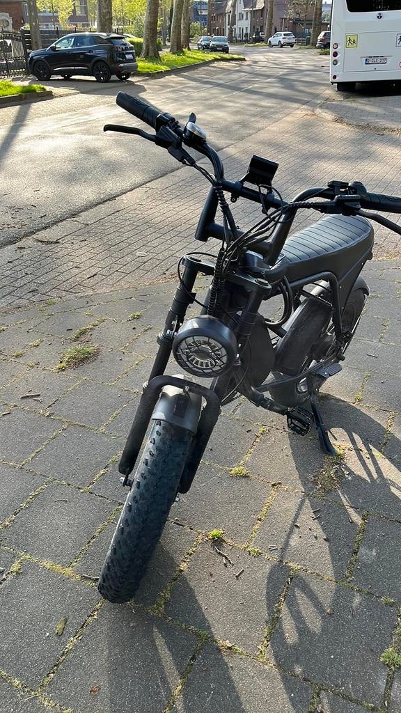 V8 fatbike, Zo goed als nieuw, 55 tot 59 cm, 30 tot 50 km per accu, Ophalen
