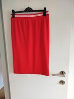 Rode rok maat M in jersey, Kleding | Dames, Rokken, Ophalen of Verzenden, Maat 38/40 (M)