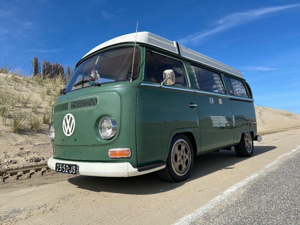 VW T2 A Baywindow 1969 camper  gereviseerde 2.0 Type 4 motor, Autos, Oldtimers & Ancêtres, Particulier, Attache-remorque, Volkswagen
