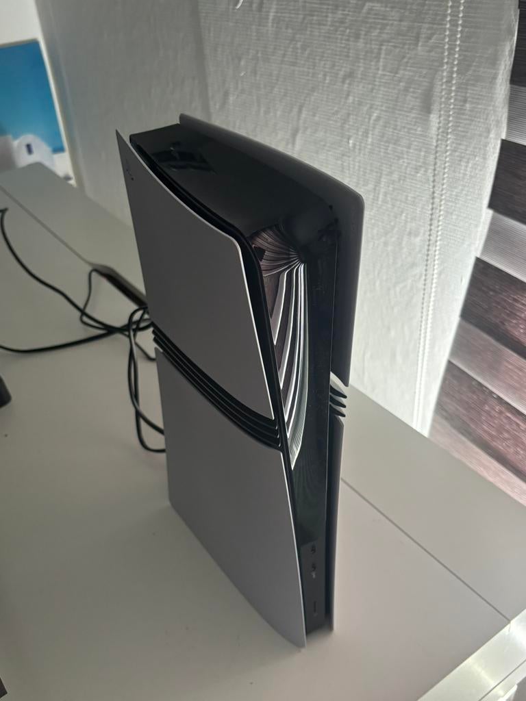 Ps5 pro met 1 controller, Consoles de jeu & Jeux vidéo, Consoles de jeu | Sony PlayStation 5, Enlèvement, Comme neuf