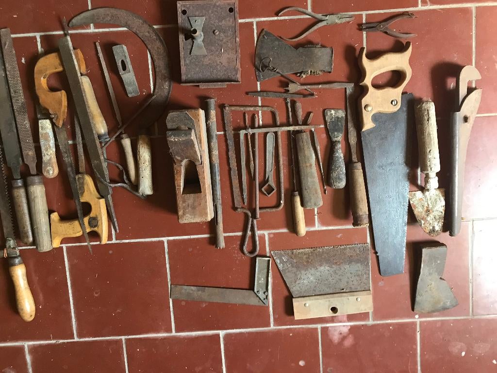 Lot d'outils de bricolage anciens, Enlèvement