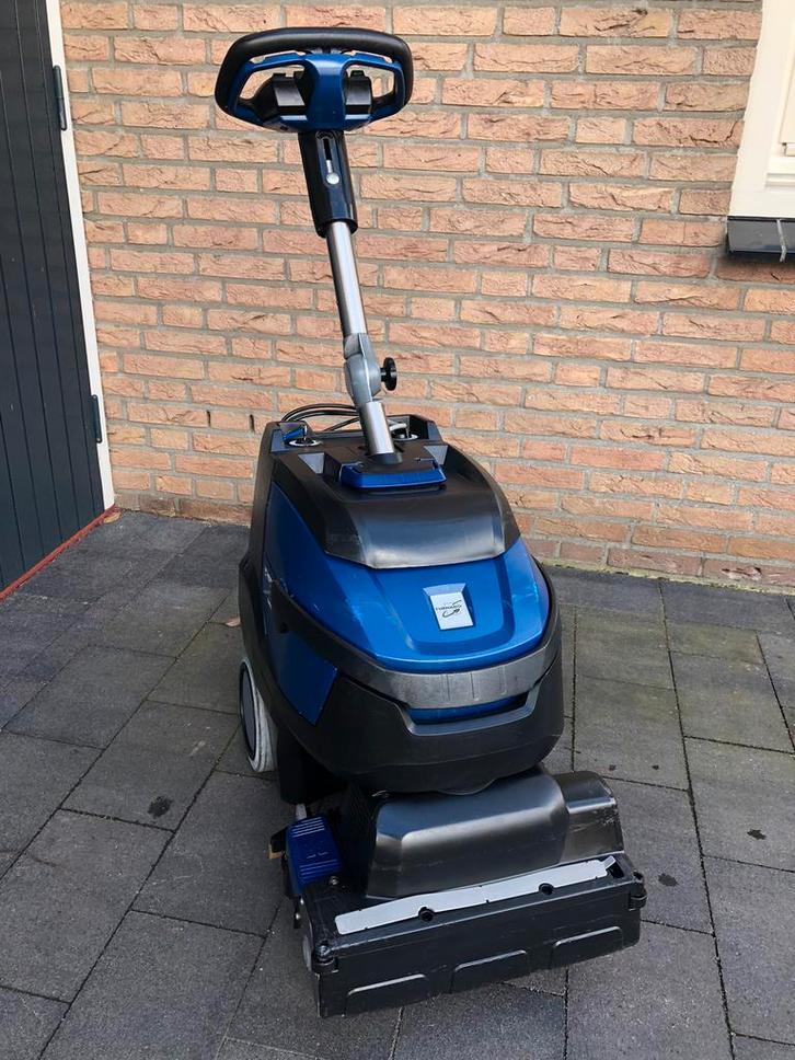 Autolaveuse Kärcher Tornado BR35/12, Bricolage & Construction, Matériel de nettoyage, Comme neuf, Machine de nettoyage à brosse