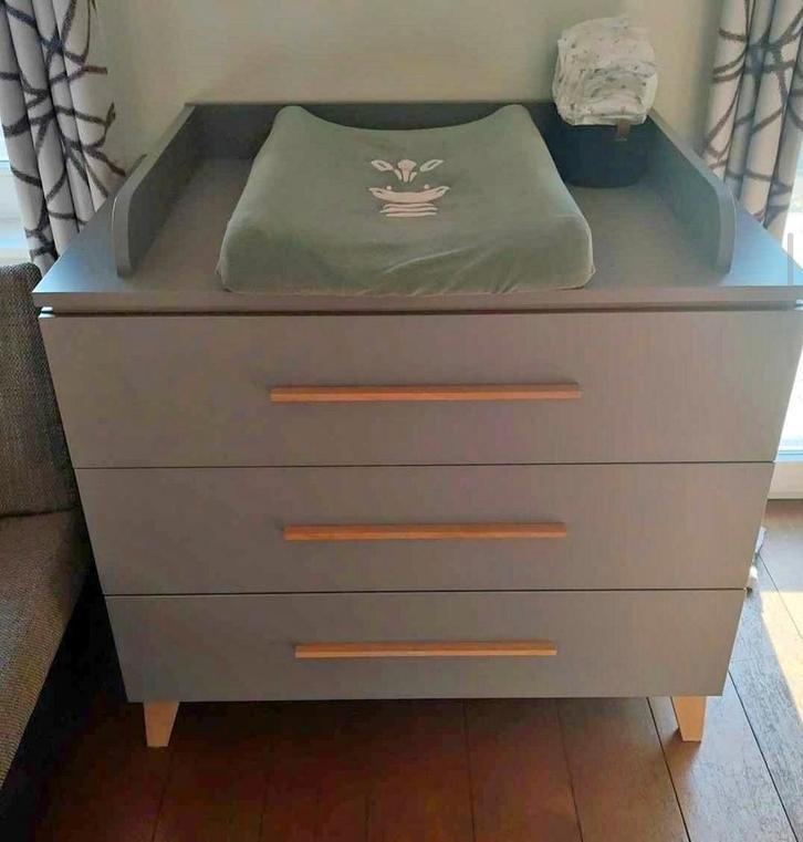Commode table à langer, Enfants & Bébés, Chambre d'enfant | Commodes & Armoires, Comme neuf, Commode