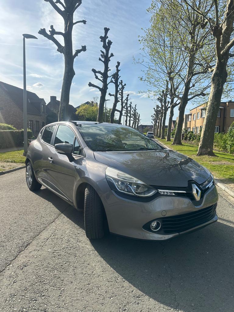 Clio IV/ 90.000km/ Panodak/ parkeer radar/cruise/Navi, Autos, Renault, Entreprise, Clio, Bluetooth, Essence, Euro 6, Berline, 5 portes