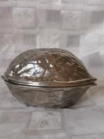 Casse-noisettes vintage en métal., Antiquités & Art, Enlèvement ou Envoi