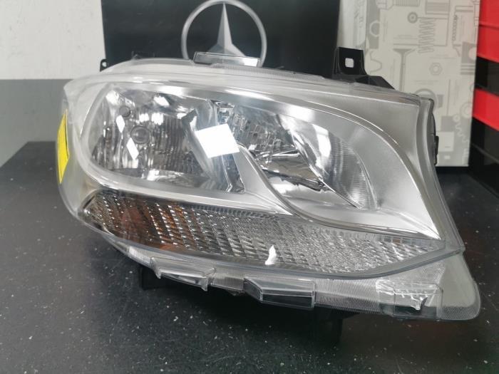 Koplamp rechts van een Mercedes Sprinter, Auto-onderdelen, Verlichting, Mercedes-Benz, Nieuw, 3 maanden garantie, Ophalen of Verzenden