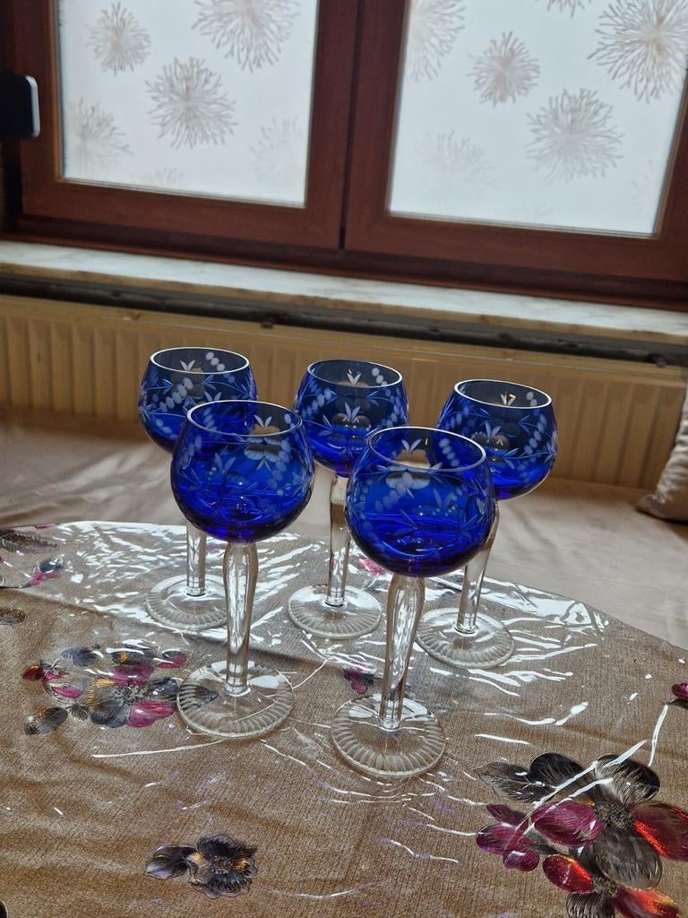 5 Verres en cristal bleu / 4 Verres en cristal vert, Antiquités & Art, Enlèvement
