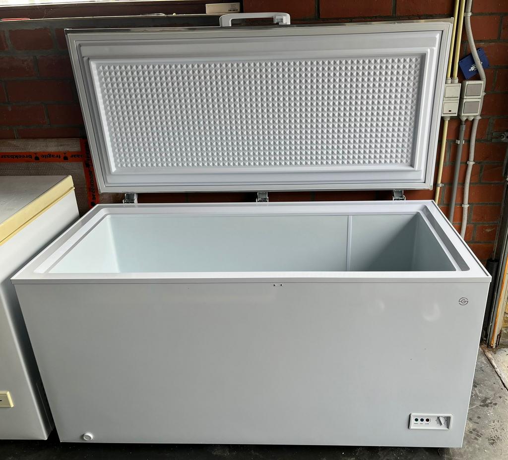 2 diepvrieskisten 500l te koop - 1,5 jaar oud, Ophalen, Zo goed als nieuw