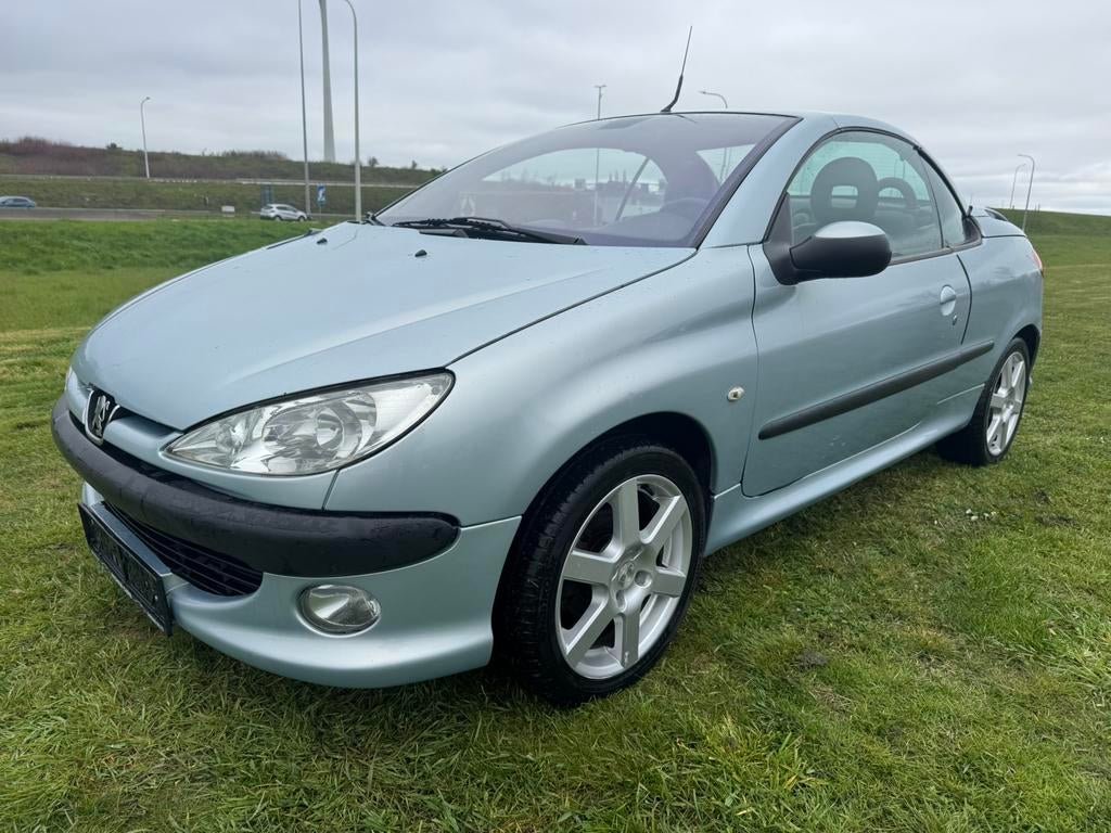Peugeot 206 cabrio - prête à immatriculer, Autos, Peugeot, Particulier, ABS, Airbags, Air conditionné, Verrouillage central, Air conditionné automatique