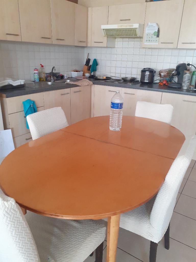 Tafel met 3 stoelen, Enlèvement