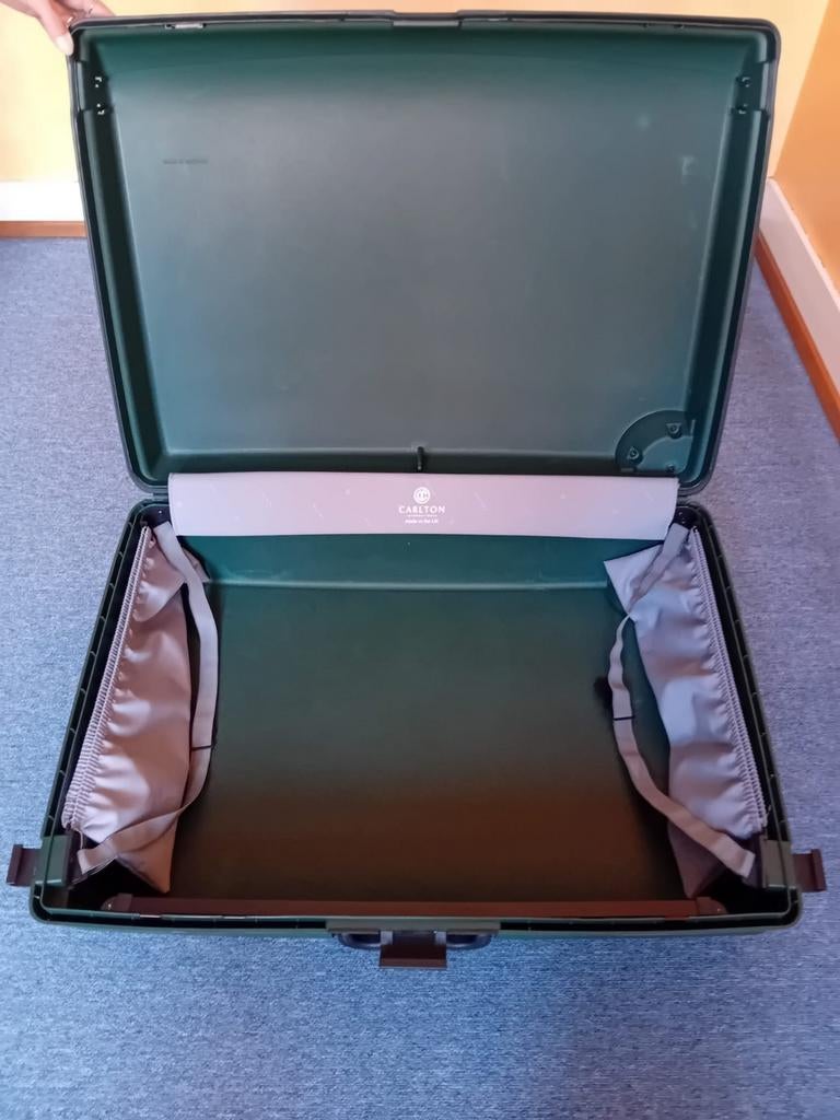 Étui de voyage CARLTON, Enlèvement