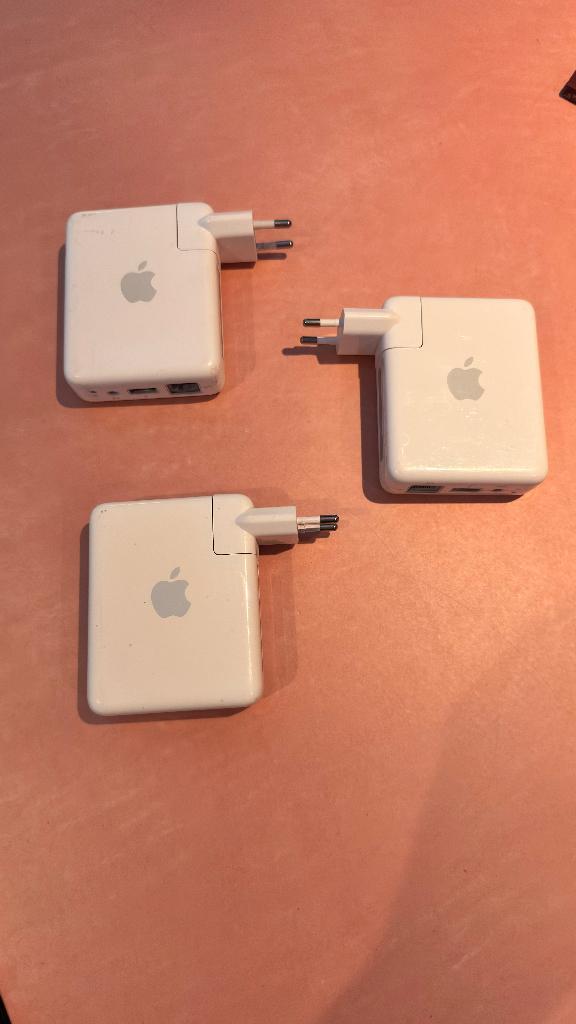 Apple AirPort Express – set van 3 (origineel), Computers en Software, Routers en Modems, Zo goed als nieuw, Ophalen