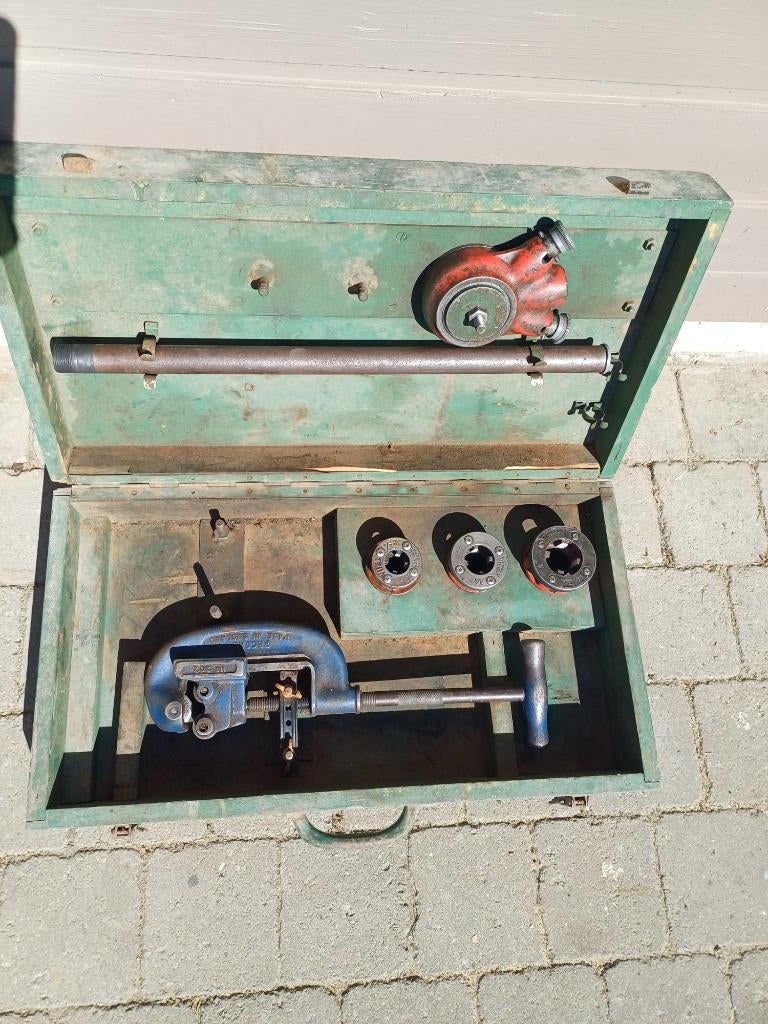 Set buizendraadsnijders, Ophalen