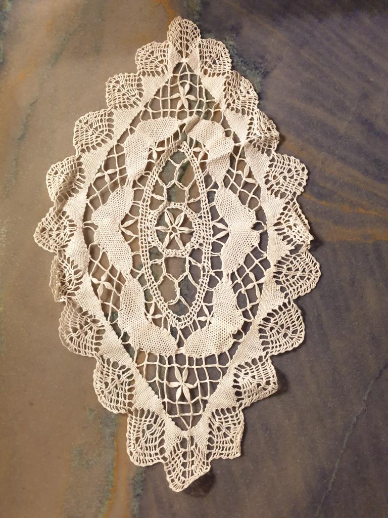 Vintage tafelkleed "kantklos kleedje ", Ophalen of Verzenden