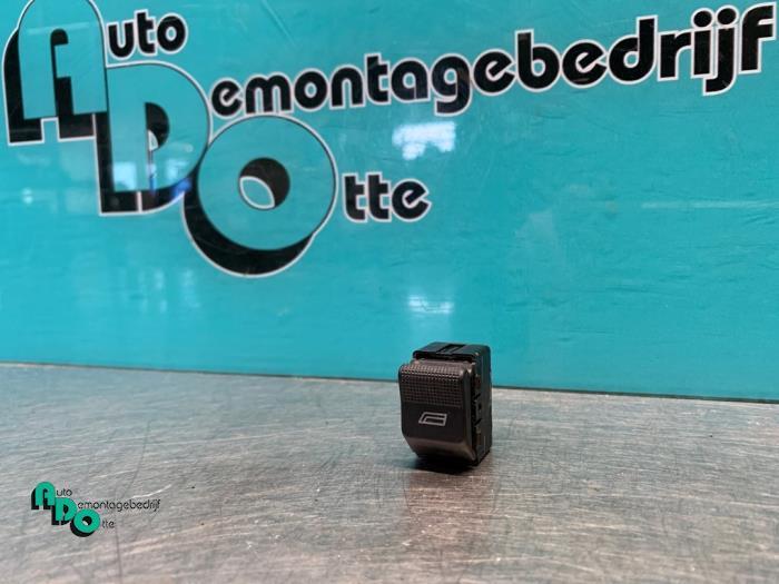 Commutateur vitre électrique d'un Audi A8 (A8 94-), Autos : Pièces & Accessoires, Tableau de bord & Interrupteurs, Audi, Utilisé