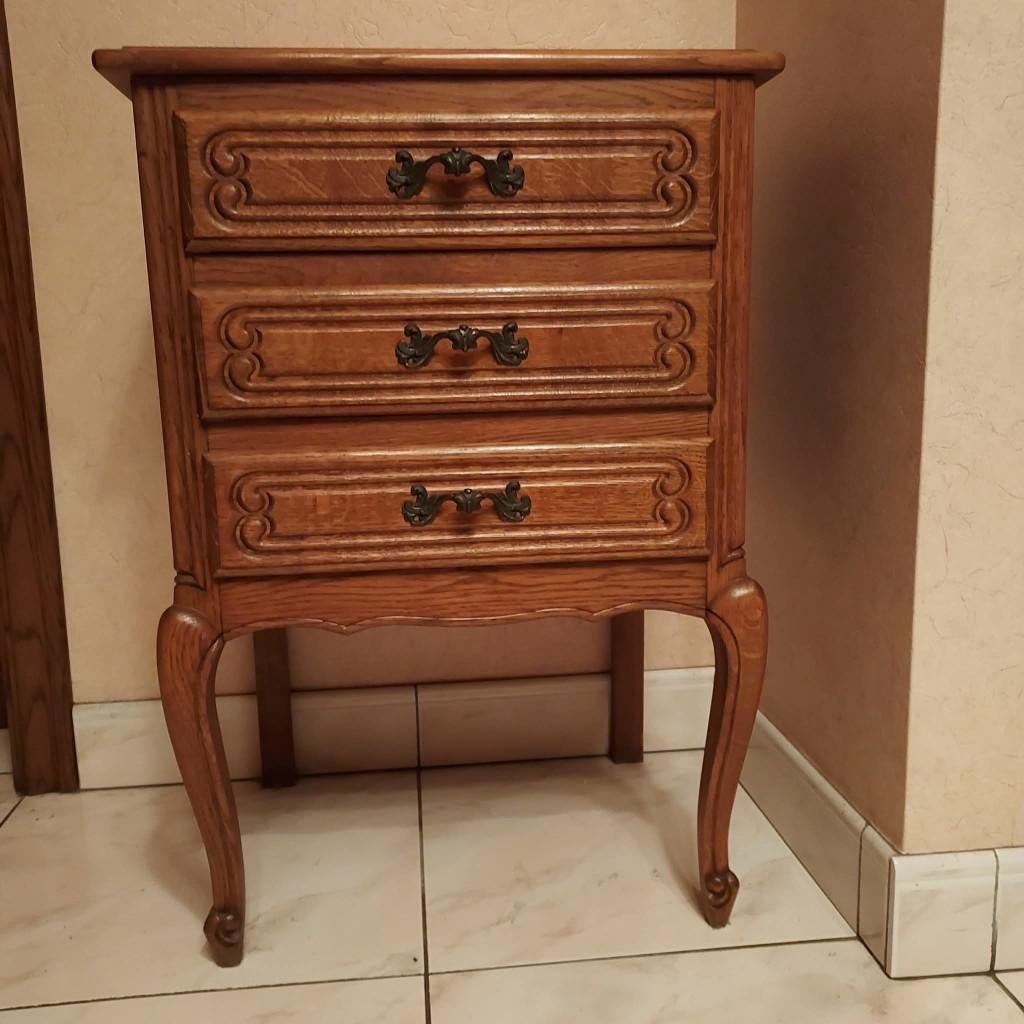 Eiken Telefoon Bijzetkast, Enlèvement