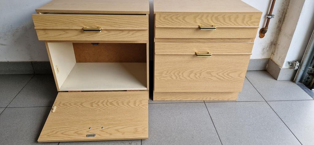 2 tables de chevet, Enlèvement