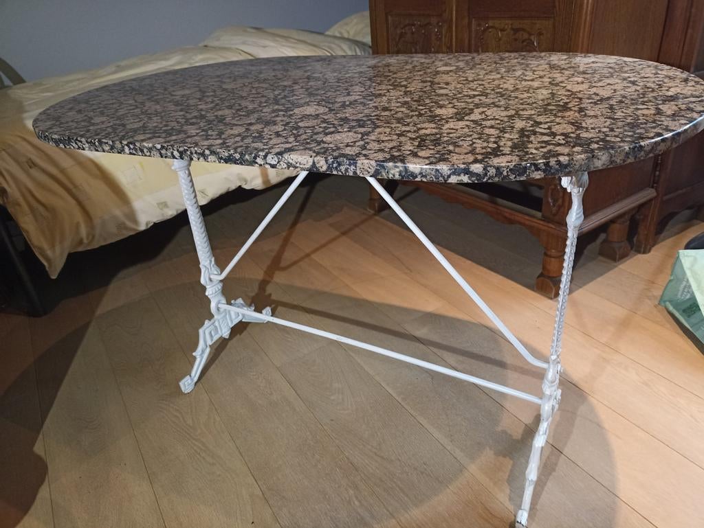 Marmer gietijzeren tafel., Ophalen