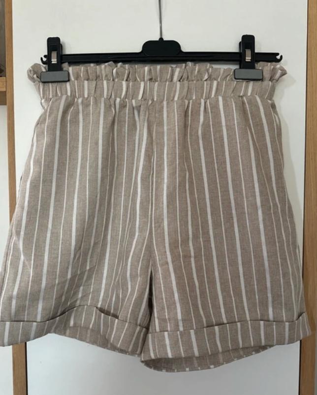 Short Na-kd 36 neuf beige et blanc, Neuf, Na-kd, Courts, Envoi