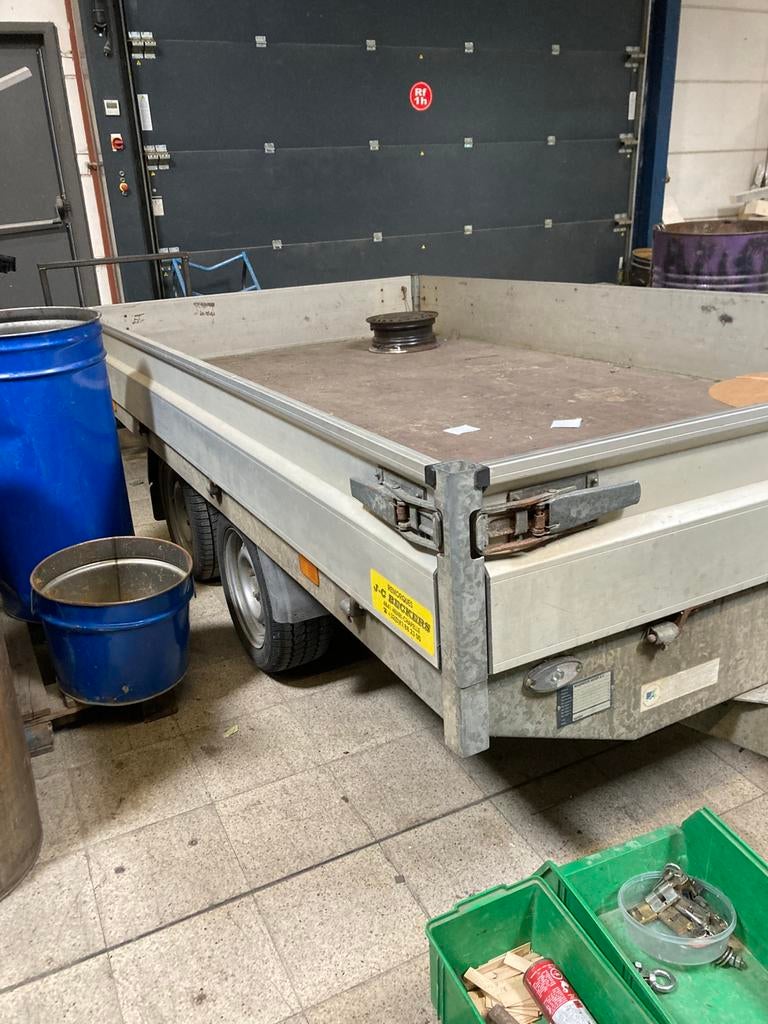 Remorque plateau, Enlèvement, Comme neuf