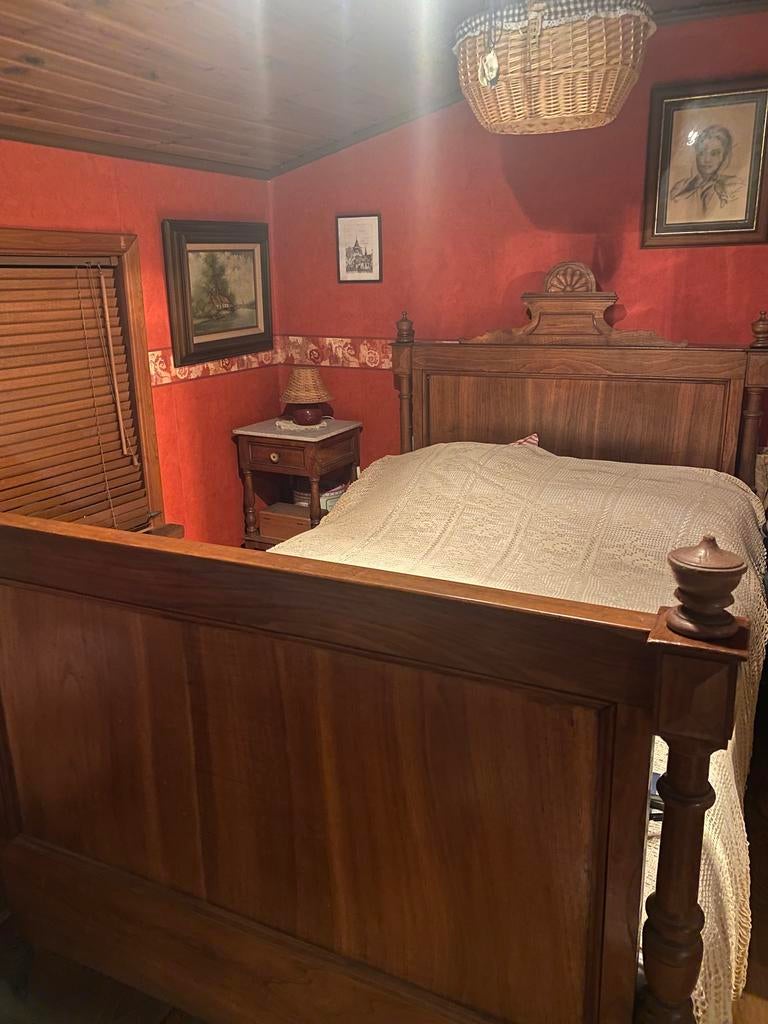 Vintage bed met matras en nachtkastje, Antiek en Kunst, Ophalen