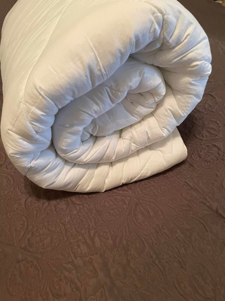 Couette pour lit double, Maison & Meubles, Chambre à coucher | Linge de lit, Enlèvement ou Envoi, Comme neuf, Deux personnes