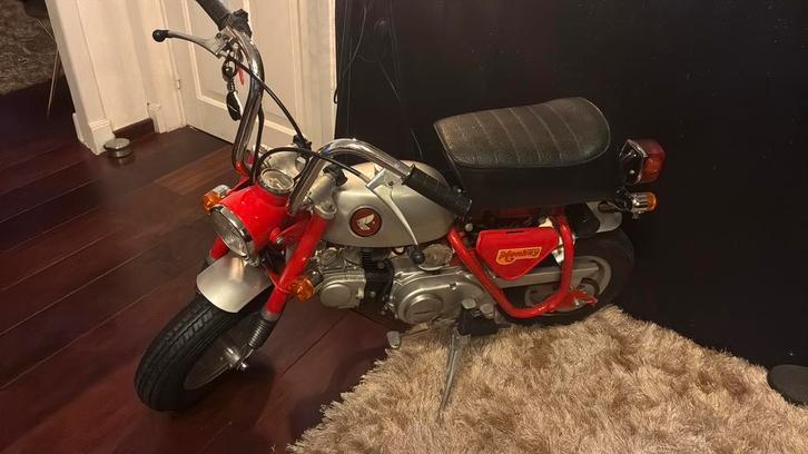 Honda Monkey Z50a jdm, Fietsen en Brommers, Minibikes, Midibikes en Pitbikes, Zo goed als nieuw, Ophalen