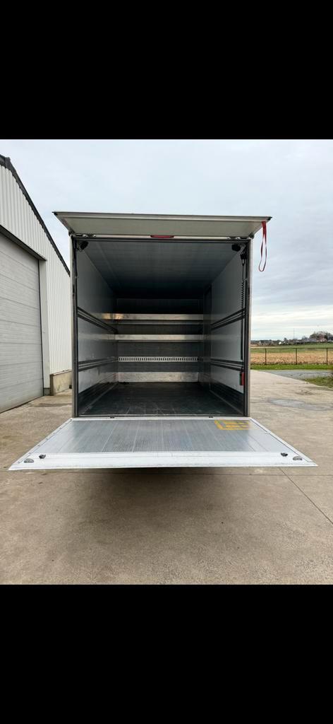 Tournée a vendre avec camionnettes, Autos, Camionnettes & Utilitaires, Entreprise, Mercedes-Benz, Diesel, Euro 6, 4 portes, Boîte manuelle