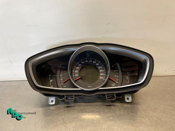 Instrumentenpaneel van een Volvo V40 (V40 12-), Auto-onderdelen, Dashboard en Schakelaars, Volvo, Gebruikt, 3 maanden garantie