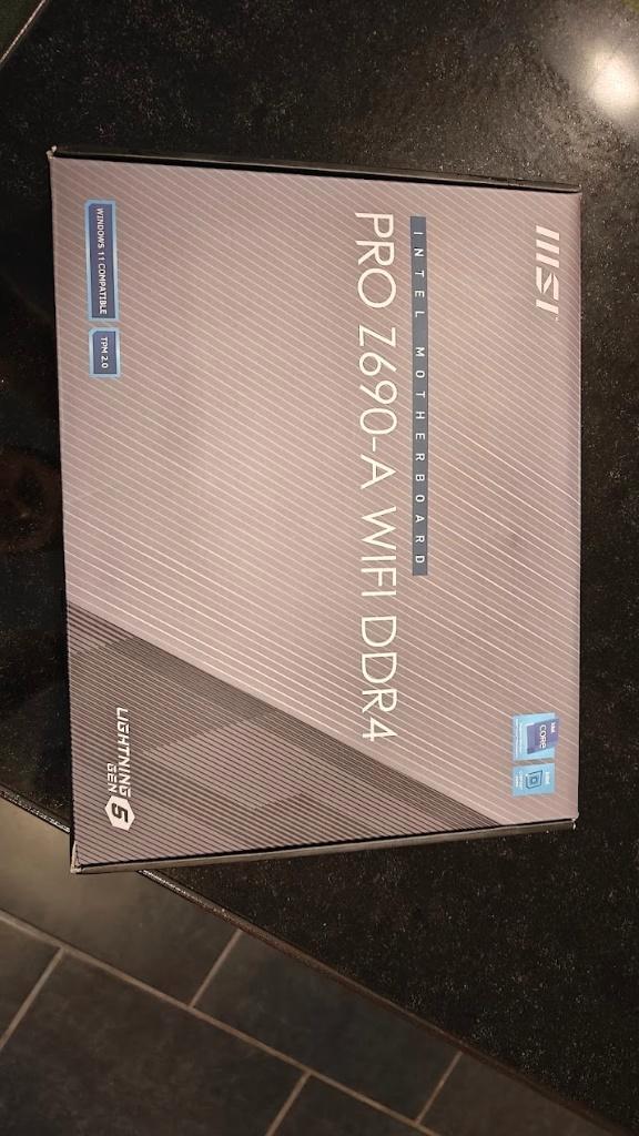 Motherboard MSI + i5 - 12600k + 16Go DDR4 3200, Informatique & Logiciels, Ordinateurs de bureau, Utilisé, 4 Ghz ou plus, 16 GB