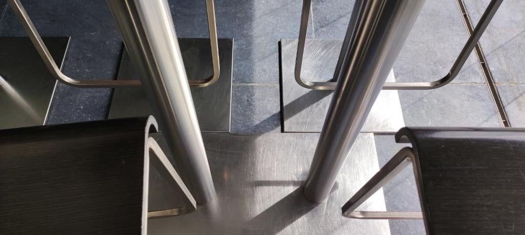 pied de table haut en acier inoxydable marque Pedrali, Enlèvement, Utilisé, Pied de table