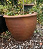 Robuuste grote bruine bloempot, Tuin en Terras, Ophalen, Steen, Rond, Zo goed als nieuw