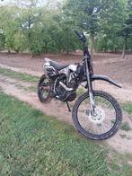 Crossbrommer 250cc, Fietsen en Brommers, Ophalen, Zo goed als nieuw