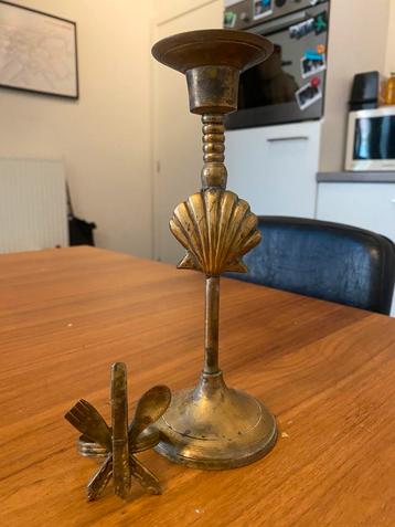 Bronzen/ijzeren kandelaar met serviette ring beschikbaar voor biedingen
