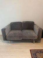 Comfortabele 2-zits grijze sofa in goede staat, Ophalen, Zo goed als nieuw, Stof